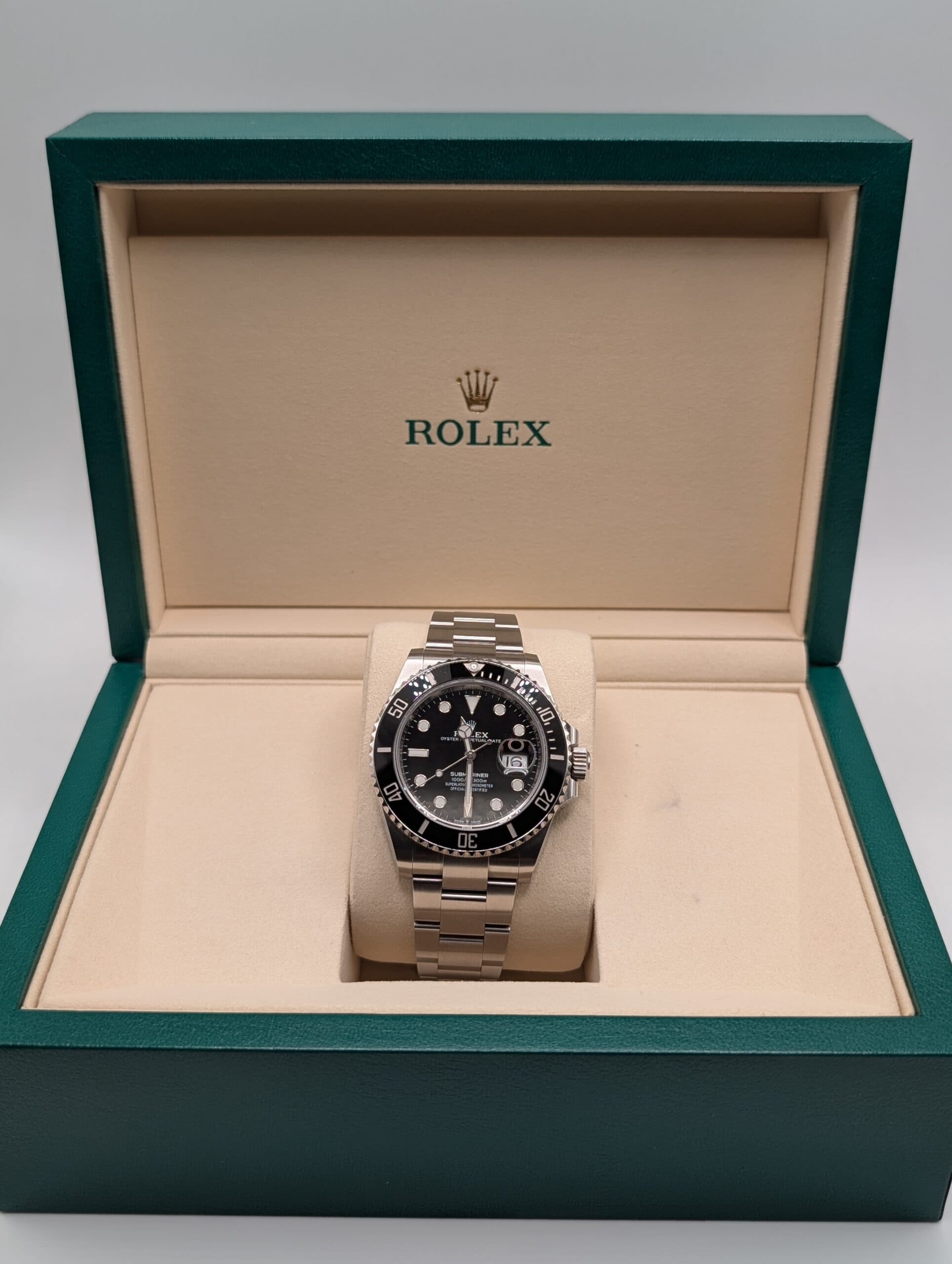Rolex Submariner Date Front