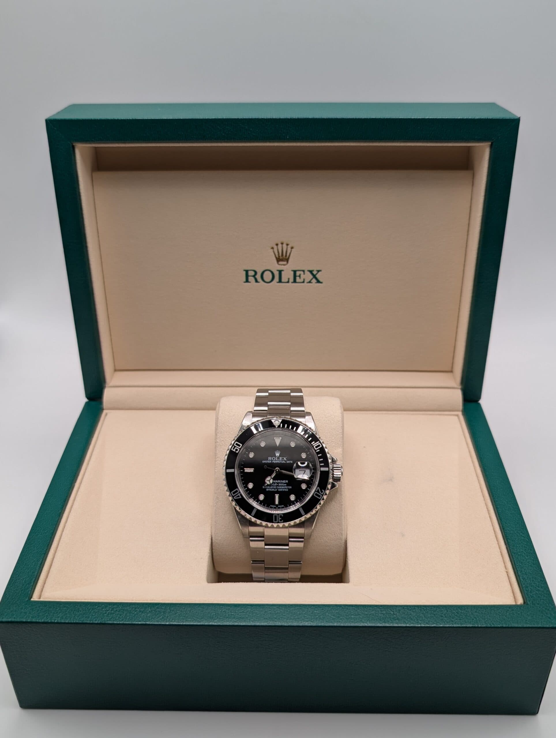 Rolex Submariner 16610 Classic - Front