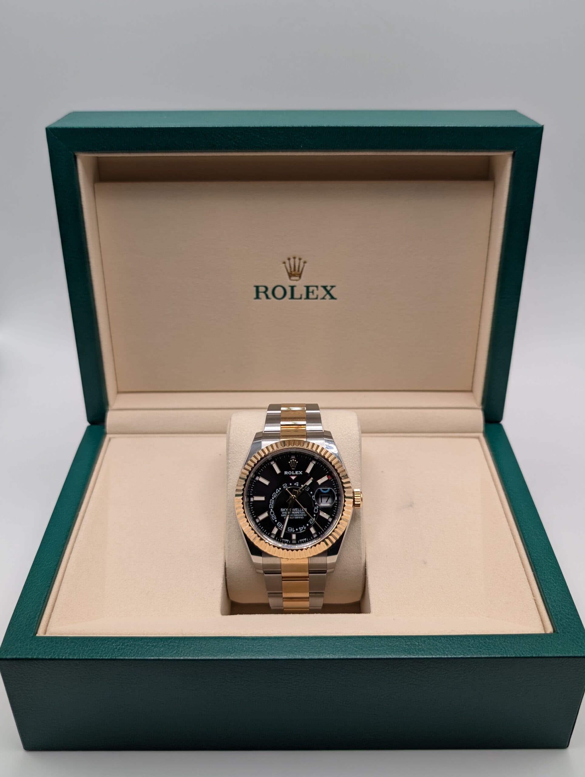 Rolex Sky-Dweller 326933 - Front