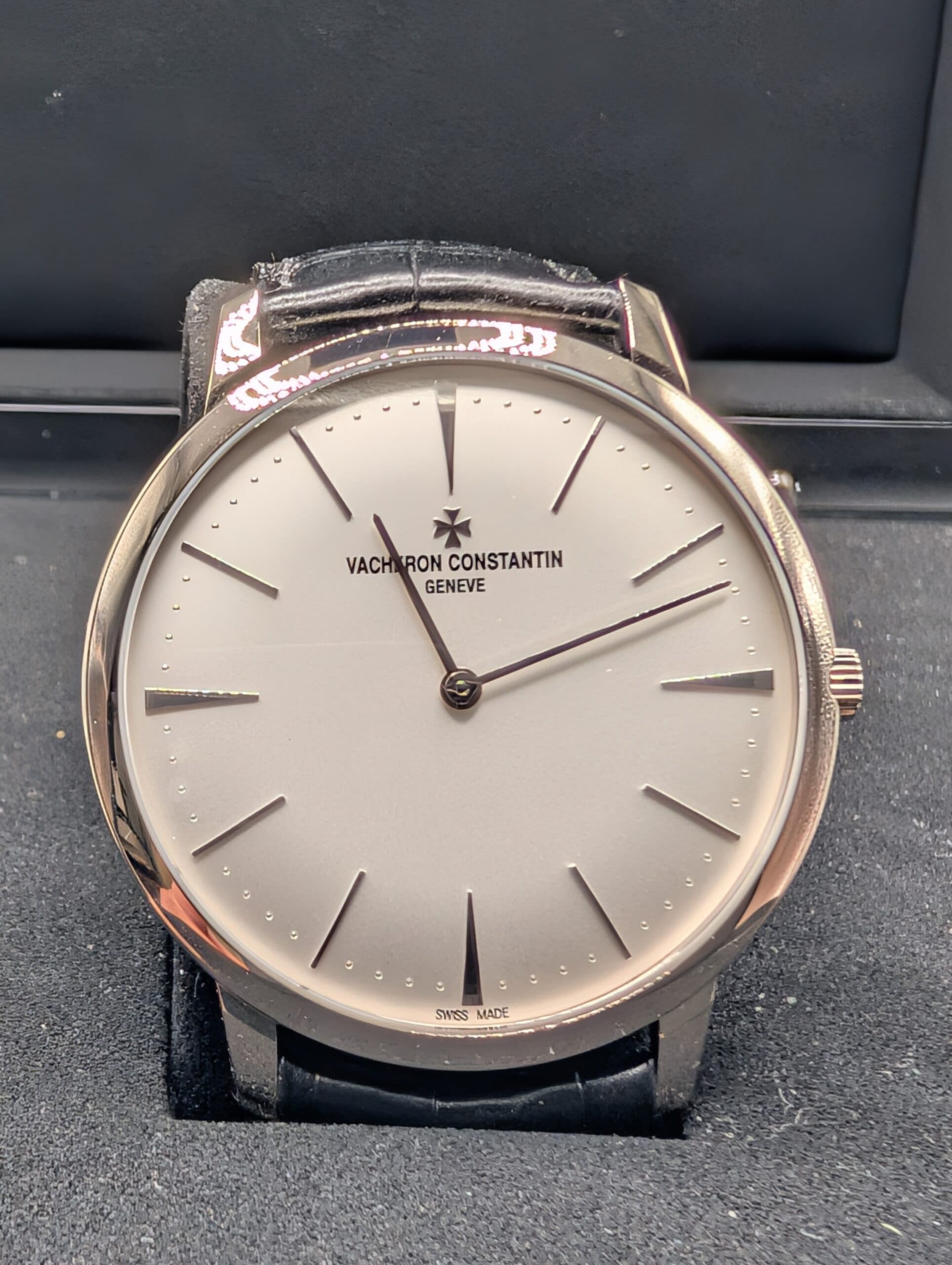 Vacheron Constantin Patrimony 81180-000G-9117 - Zoomed In